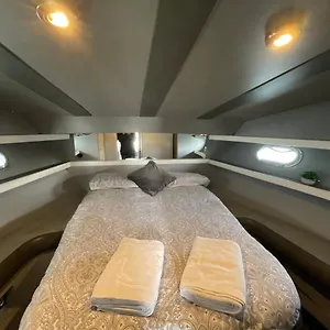 Confortable Yatch , Sant Adrià de Besòs Espagne